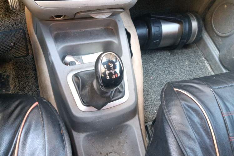 Used BAIC Weiwang M20 2014 1.5L practical type BJ415A Gear Lever