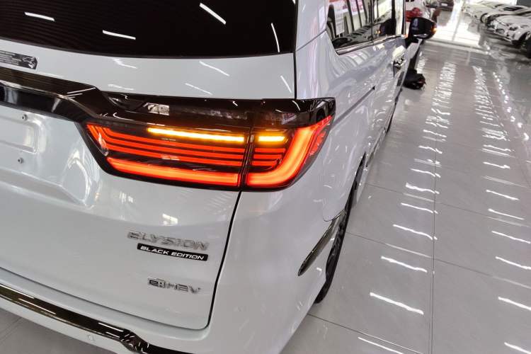 Used Honda Elysion 2024 2.0L eHEV Luxury Edition
