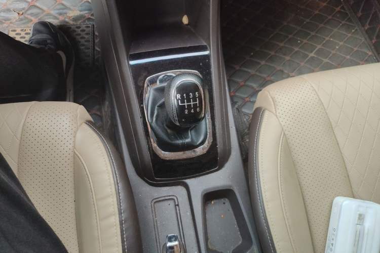 Used Baojun 310W 2017 1.5L Manual Fashion Model China V