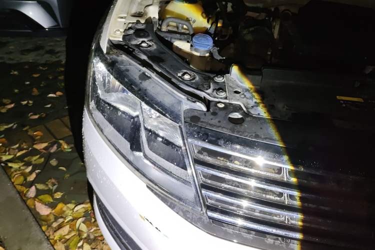 Used Volkswagen Lavida 2015 1.6L Automatic Comfort Edition Right Front Headlight