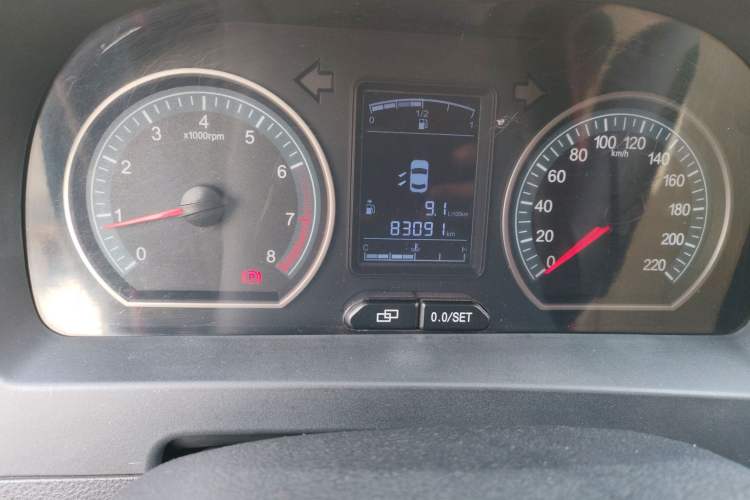 Used FORTHING Joyear X5 2013 1.6L Manual Luxury Model China IV Standard
