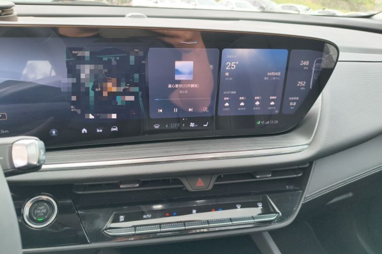 Used Buick Envision 2025 Encore Plus 28T Two-Wheel-Drive Platinum Edition