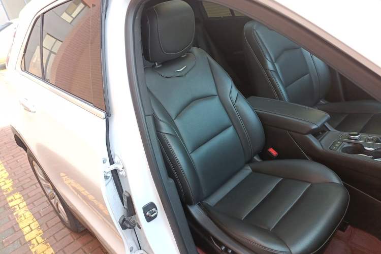 Used Cadillac XT4 2021 28T Two-Wheel Drive Leading Version