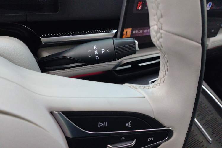 Used VOYAH Dream 2025 PHEV Four-Wheel-Drive Flagship Version – Qiankun Edition