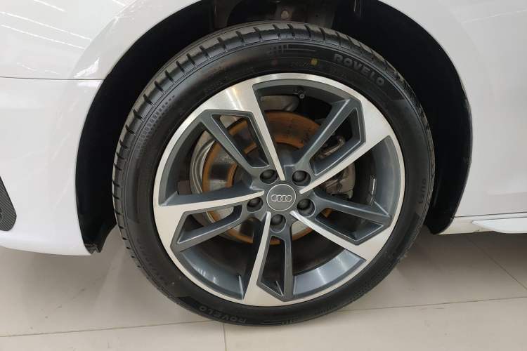 Used Audi A4L 2020 40 TFSI Fashion Dynamic Model Left Front Wheel Hub