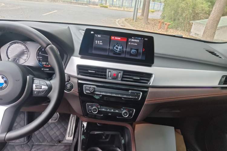 Used BMW X2 2021 Updated xDrive25i Midnight Edition Audio And AC Panel