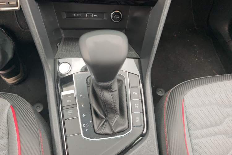 Used Volkswagen Tiguan L 2022 330TSI Automatic Two-Wheel Drive R-Line Flagship Edition Gear Lever