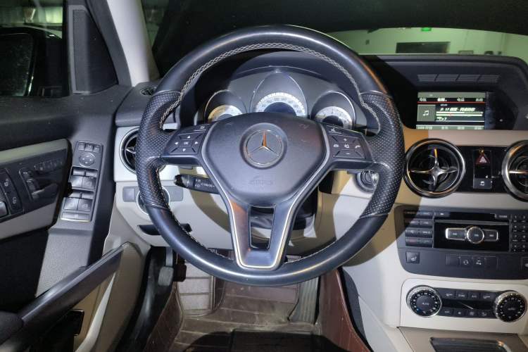 Used Mercedes-Benz GLK-Class 2013 GLK 300 4MATIC Fashion Model