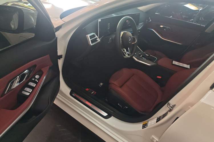 Used BMW i3 2025 eDrive 35 L
