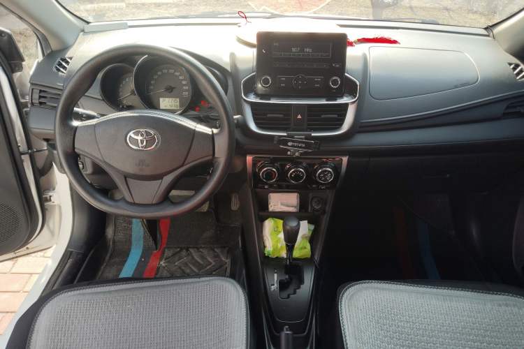 Used Toyota YARiS L Zhi Xuan 2020 X-Trail X 1.5L CVT Leading Edition Center Console