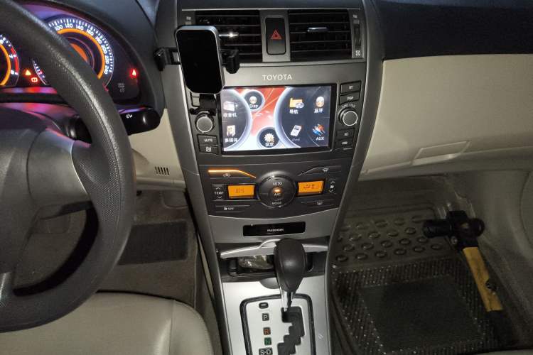 Used Toyota Corolla 2013 Special Edition 1.8L CVT ZhiKu GL-i