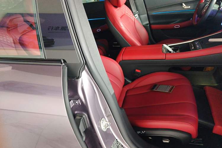 Used EXEED Star Era ES 2025 Extended-Range Max Urban Assisted Driving Right Front Seat