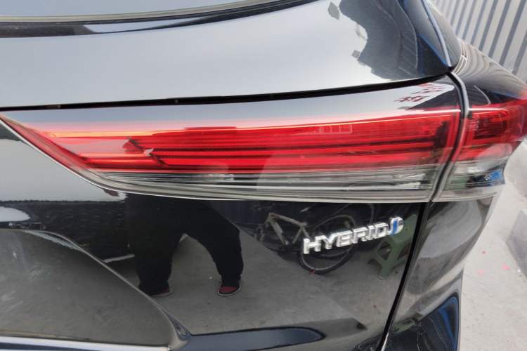 Used Toyota Crown Kluger 2022 2.5L HEV Four-Wheel Drive Luxury Edition Right Rear Taillight