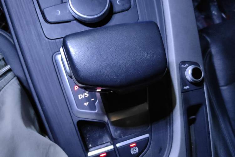 Used Audi A4L 2018 30th Anniversary Edition 40 TFSI Trendy Model