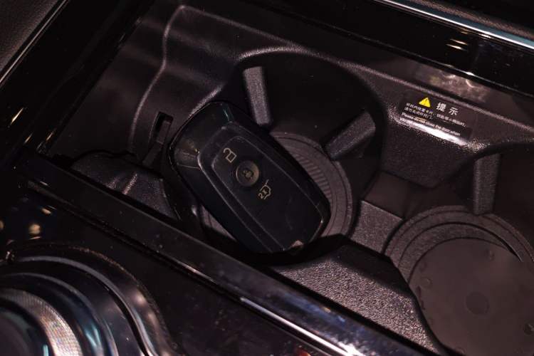 Used Ford Edge 2021 PLUS EcoBoost 245 Two-Wheel-Drive Platinum Edition 5 Seats
