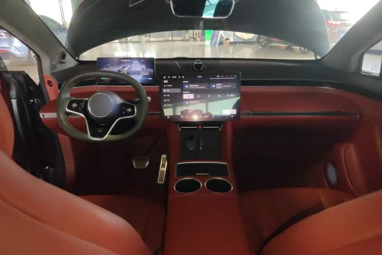 Used Hima Luxeed R7 2024 All-Electric 802 km Max Center Console