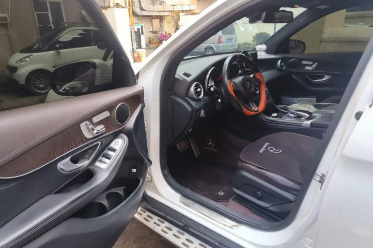 Used Mercedes-Benz GLC 2018 Refreshed GLC 300 4MATIC Dynamic Edition