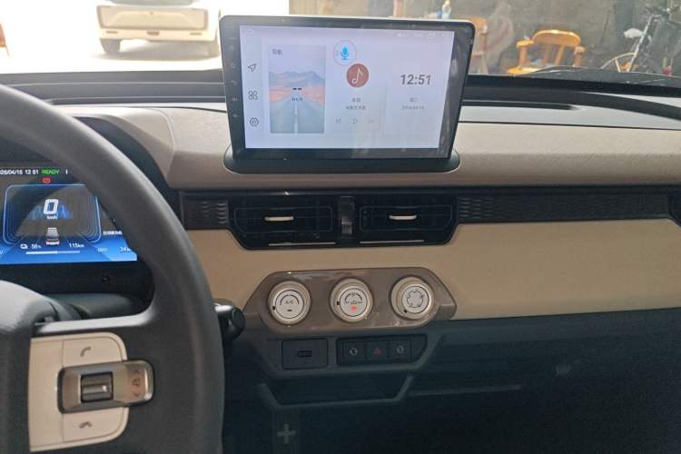 Used Chery QQ Ice Cream 2025 205km Qi Energy Version Audio And AC Panel