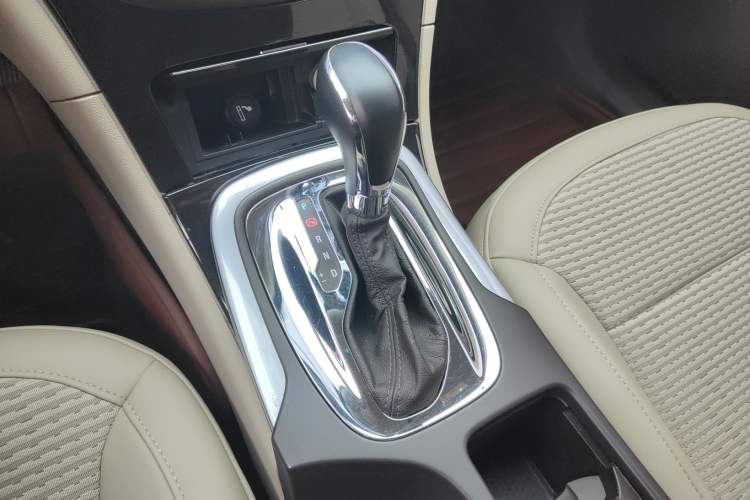 Used Buick Regal 2015 2.0L Leading Fashion Edition
