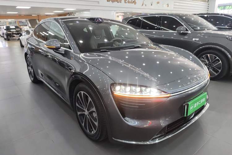 Used Hima Luxeed R7 2025 Range-Extended Version 251 km Max Front Right 45 Deg