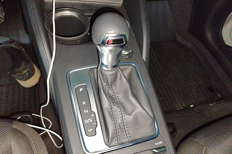 Used Audi Q2L 2021 35 TFSI Progressive Dynamic Edition Gear Lever