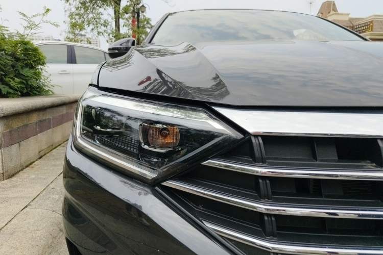 Used Volkswagen Sagitar 2020 280TSI DSG Comfort Version China VI Standard Right Front Headlight