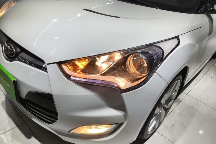 Used Hyundai Veloster 2011 1.6L Automatic Luxury Edition Left Front Headlight