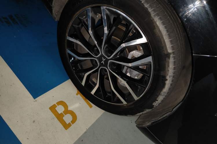 Used XPeng P5 2022 550E Right Front Wheel Hub