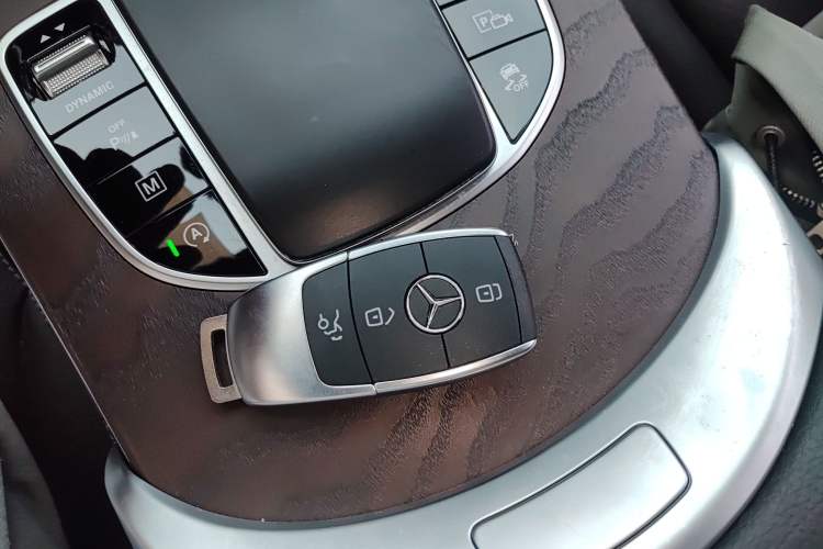 Used Mercedes-Benz GLC 2021 GLC 260 L 4MATIC Luxury Model Vehicle Key