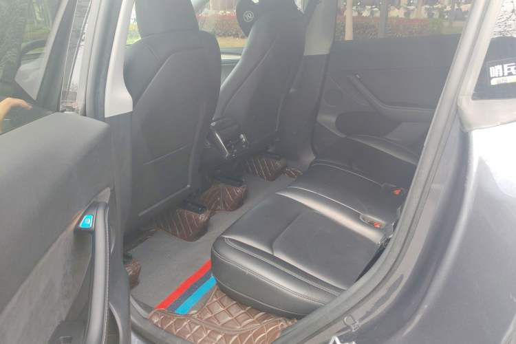 Used Tesla Model Y 2022 Rear-Wheel-Drive Version Left Rear Seat