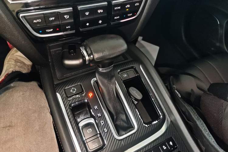 Used GAC Trumpchi GS8 2017 320T Four-Wheel Drive Luxury Smart Connectivity Version (7 Seats) Gear Lever