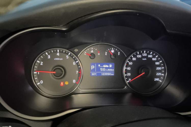 Used Kia Carens 2013 2.0L 7-Seater Automatic Comfort Edition China V Standard
