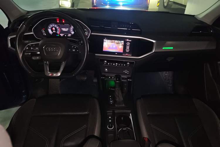 Used Audi Q3 Sportback 2020 40 TFSI Fashion Model Center Console