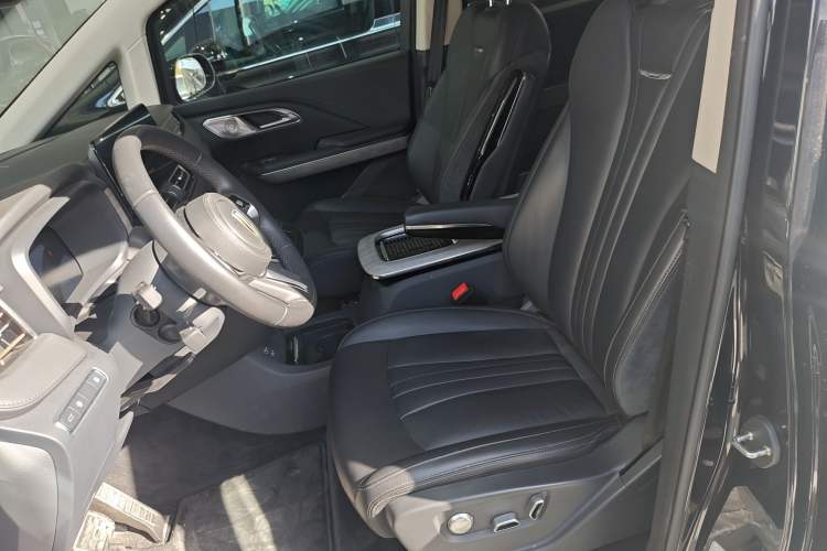 Used Hongqi HQ9 PHEV 2024 2.0T Four-Wheel Drive Business Edition
