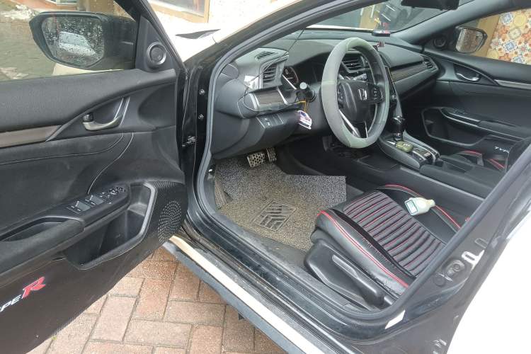 Used Honda Civic 2021 HATCHBACK 220TURBO CVT Trendy Cool Edition