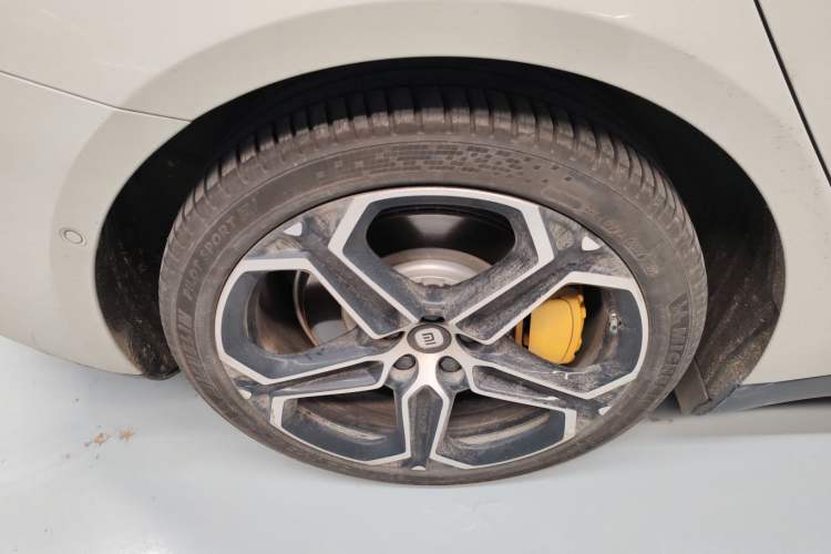 Used Xiaomi Auto SU7 2024 Rear-Drive Long-Range Intelligent Driving Version Exterior 5