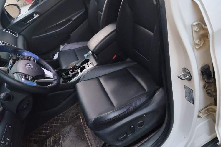 Used Hyundai Tucson 2018 1.6T Dual-Clutch Two-Wheel Drive 15th Anniversary Special Edition
