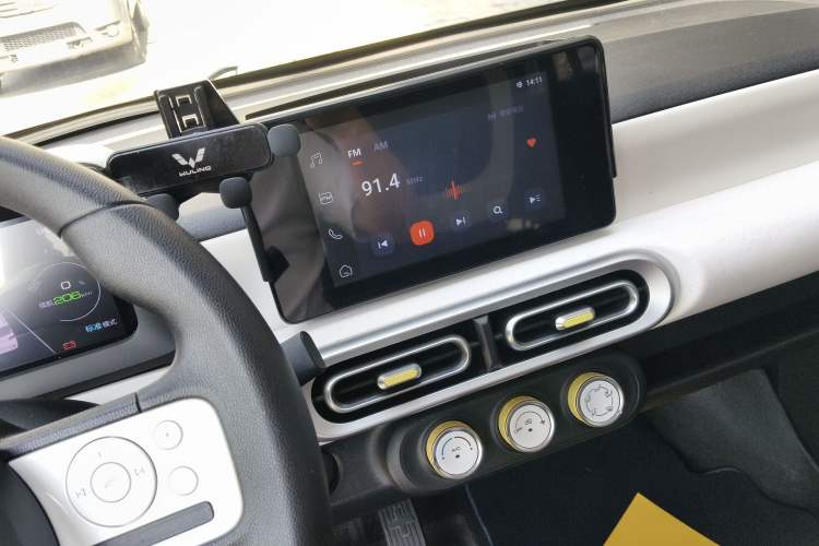 Used Wuling Hongguang MINIEV 2024 3rd Generation 215km Advanced Version Audio And AC Panel