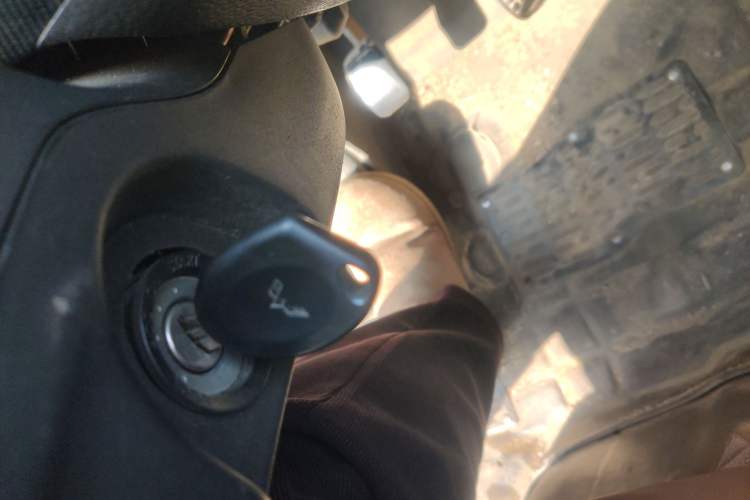 Used Wuling Rongguang 2019 1.5L Extended-Body Van Base Model with 2 Seats Vehicle Key