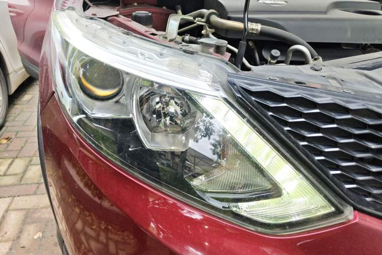 Used Nissan Qashqai 2016 2.0L CVT Elite Edition Right Front Headlight