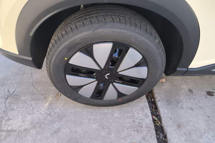 Used Wuling Bingo S 2025 Model 325km Deluxe Edition
