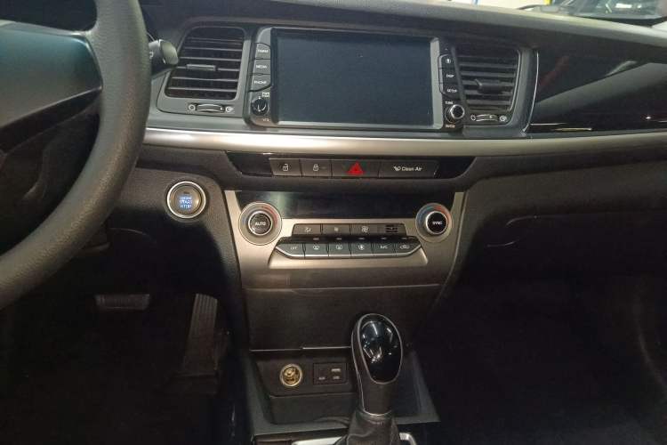 Used Hyundai Mistra 2017 1.8L Automatic Smart GLS China V Standard Audio And AC Panel