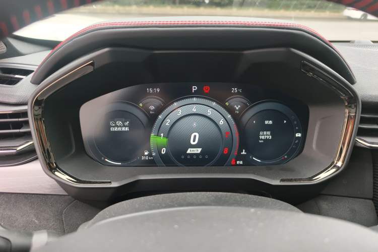 Used Lynk & Co 05 2020 2.0TD Four-Wheel Drive HypeHalo Instrument Cluster