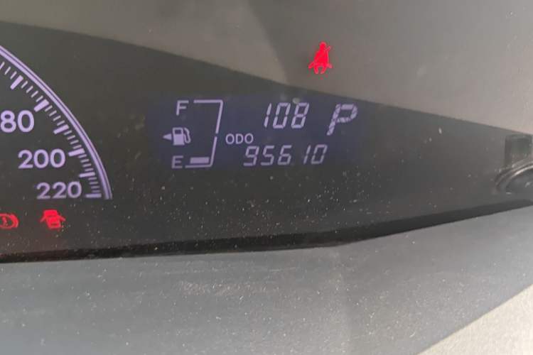 Used Toyota Yaris 2011 1.6E Automatic Charm Edition Odometer Close Up