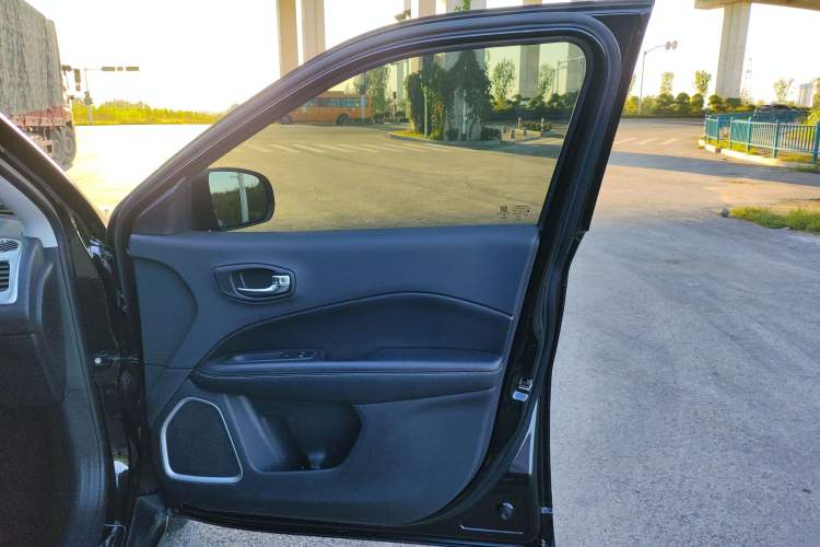 Used Jeep Compass 2017 200T Automatic Comfort Edition