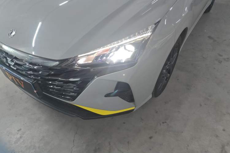 Used Dongfeng Aeolus Yixuan 2023 Mach Edition 1.5T Automatic Pursuit Rider Version Left Front Headlight