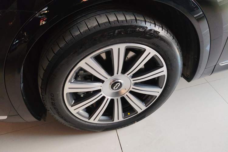 Used Hima AITO M8 2025 Extended-Range Max Version 37 kWh 5-Seater