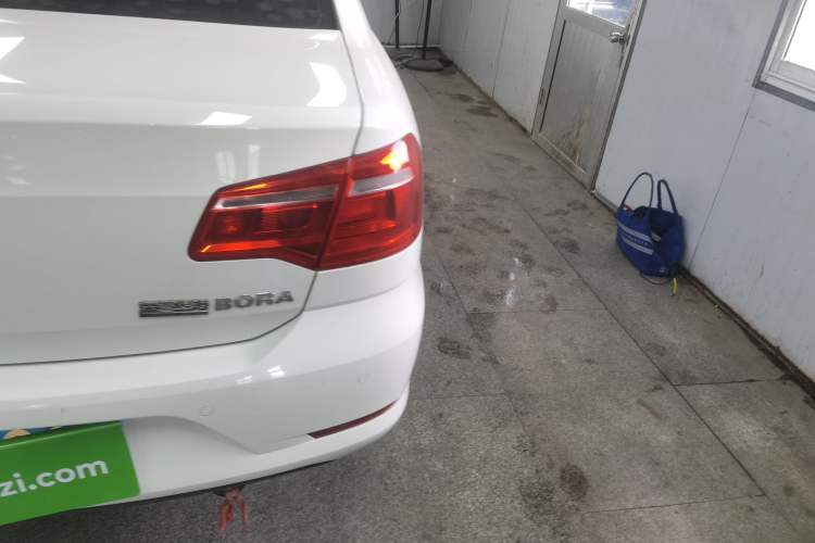 Used Volkswagen Bora 2014 1.6L Manual Comfort Model Right Rear Taillight