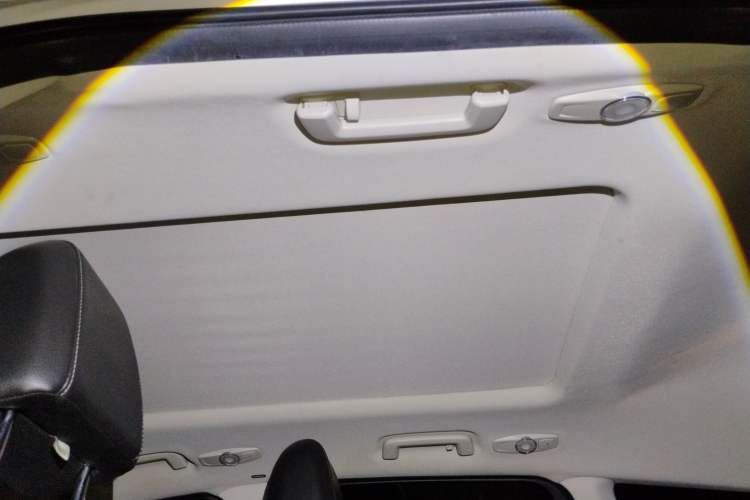 Used Ford Kuga 2017 EcoBoost 180 Two-Wheel-Drive Tiger Leap Model Headliner