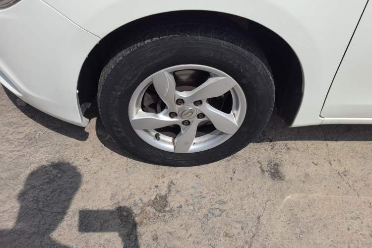 Used GAC Trumpchi GA3 2013 1.6L Manual Elite Edition Left Front Wheel Hub